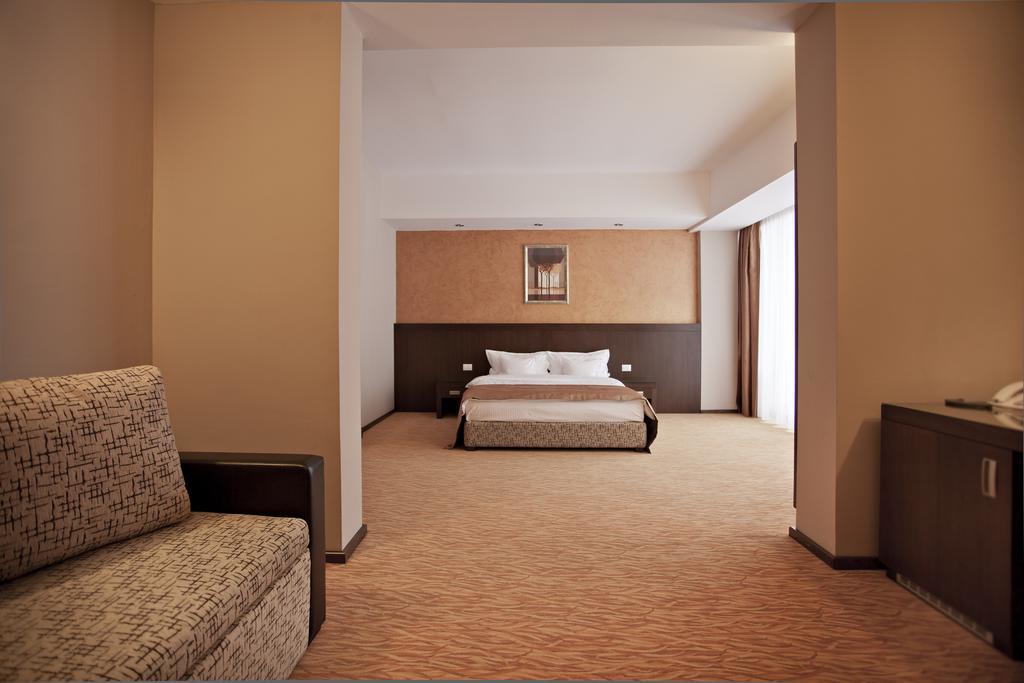 קובסנה Hotel Clermont מראה חיצוני תמונה