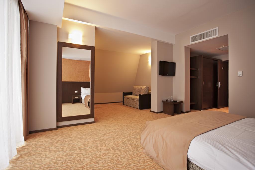 קובסנה Hotel Clermont מראה חיצוני תמונה
